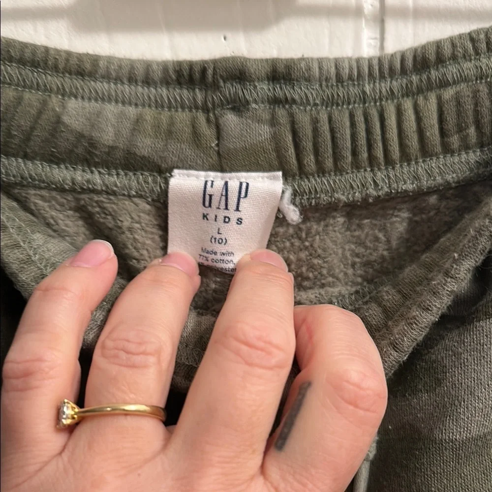 GAP Green Camouflage Sweatpants with Elastic Waistband